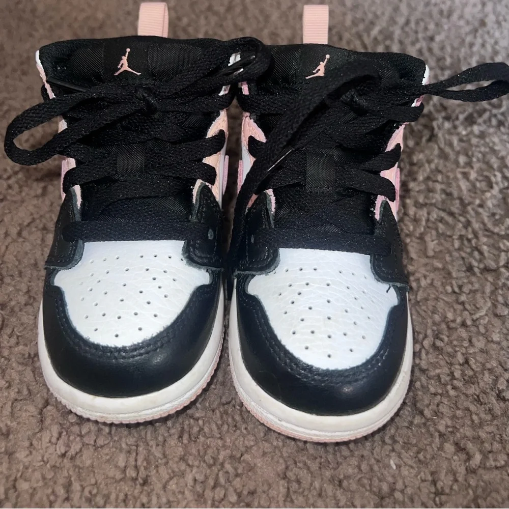 Jordan Kids Sneakers - Black, White, Pink - Picture 3 of 4